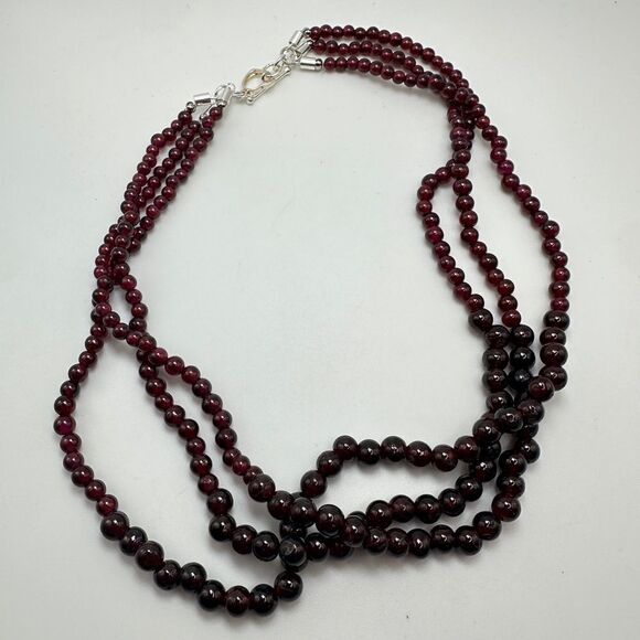 Three strands of SOLID GARNET graduated beaded necklace with silver tone clasp! - Picture 8 of 11